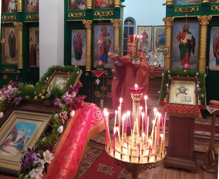 Пасхальное богослужение в храме Иоанна Кронштадтского хутора Новоселовка